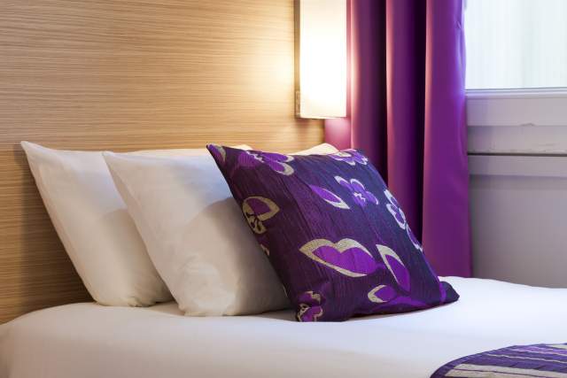 FH Confort Hôtel Orléans - Chambre Violette - Hôtel 3 étoiles Orléans